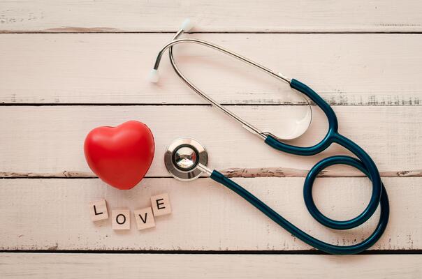 میان استتوسکوپ و عشق: سه راز طلایی برای حفظ رابطه در دوران پزشکی